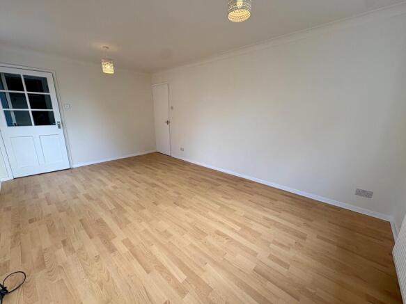 1 bed Apartment to rent Image 4