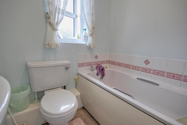 3 bed Detached for sale Image 9