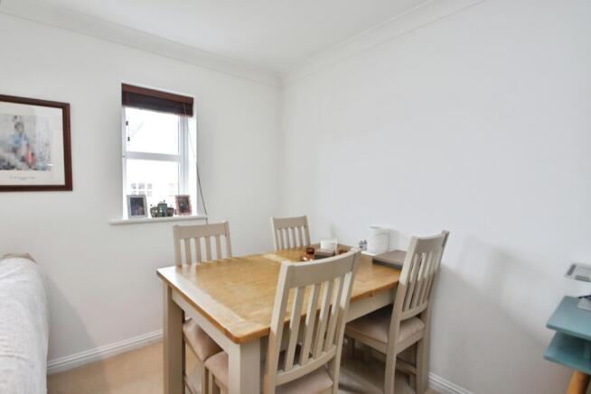 3 bed Semi-Detached for sale Image 4