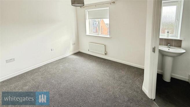 3 bed Terraced to rent Image 12