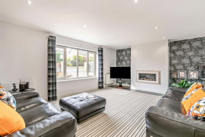 4 bed Detached for sale Image 6
