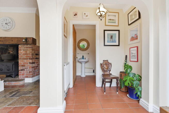 5 bed Semi-Detached for sale Image 6