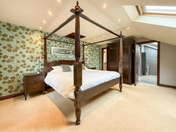 4 bed Barn Conversion for sale Image 7