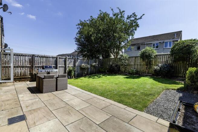 4 bed Detached for sale Image 4