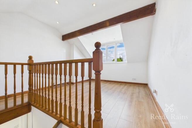 3 bed Terraced to rent Image 5