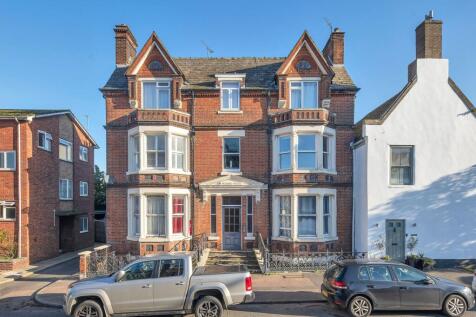 Old Station Road, Stafford House, CB8