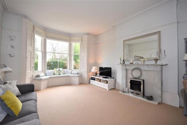 SITTING ROOM.JPG