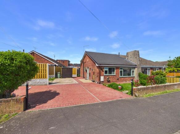 Coniston Drive, Clay Cross, S45 photo 3