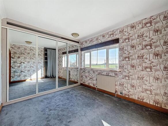 3 bed Terraced for sale Image 10