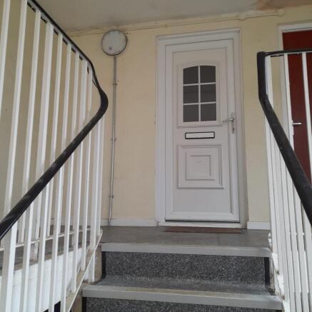 1 Bedroom First Floor Flat Available TO RENT