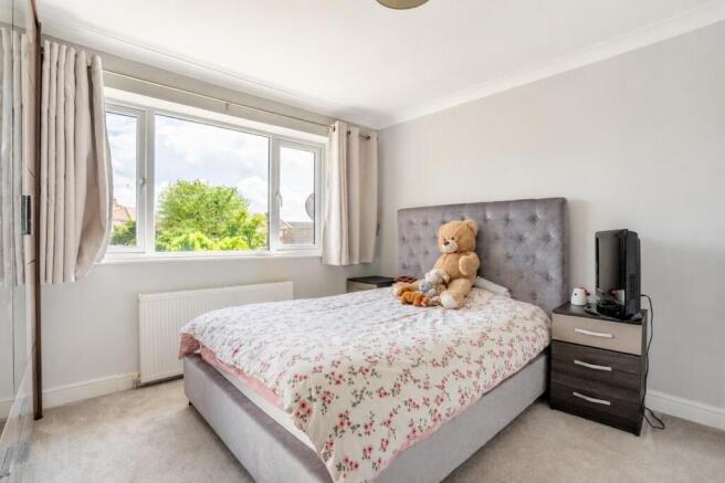 5 bed Semi-Detached for sale Image 12