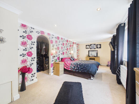 4 bed Terraced for sale Image 12
