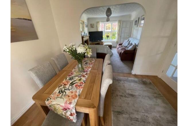 Lounge/Dining Room