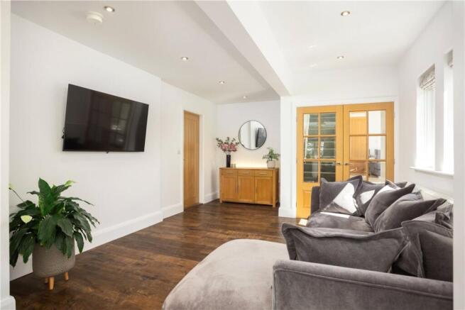 7 bed Detached for sale Image 6