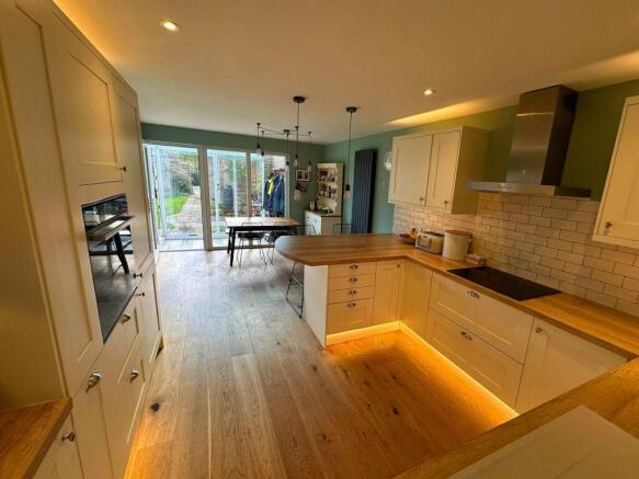 Park Road, Thornbury, BS35 photo 4