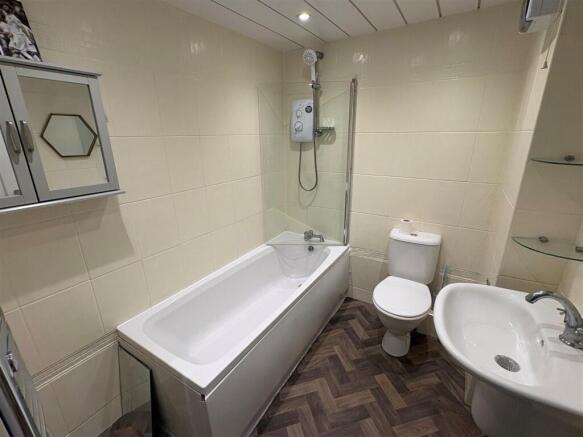 3 bed Terraced for sale Image 10