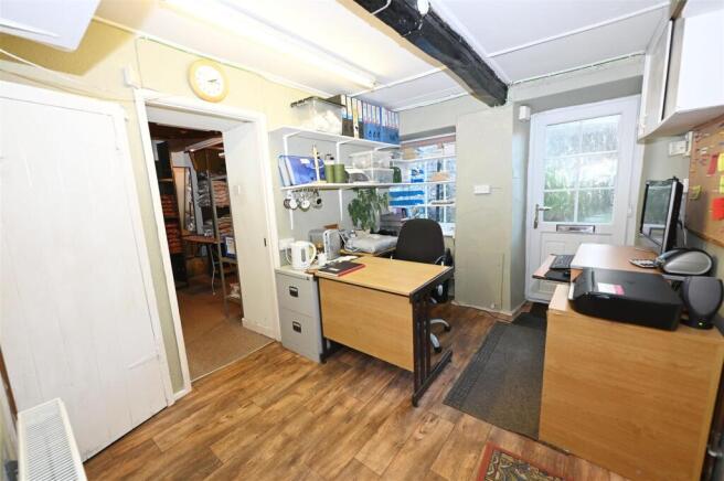 4 bed Cottage for sale Image 8