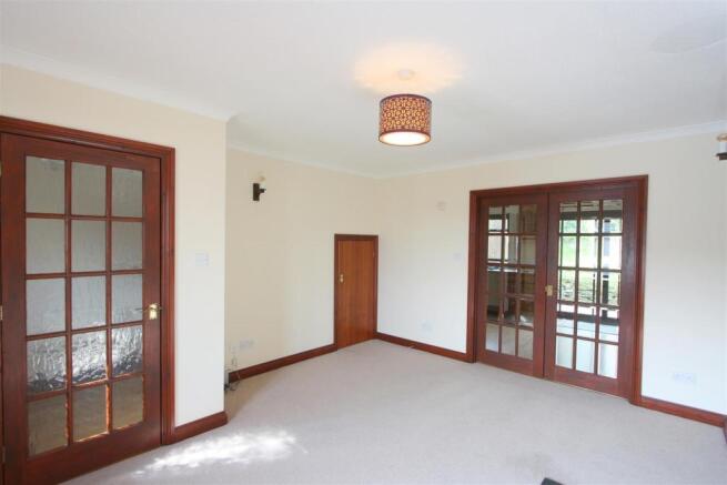 10 Beech Drive Loung