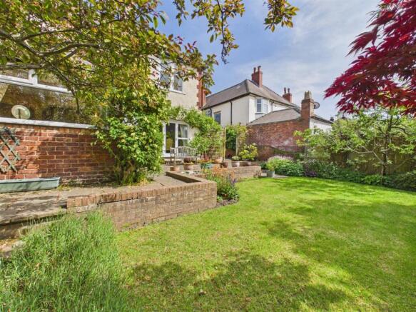 4 bed Detached for sale Image 11