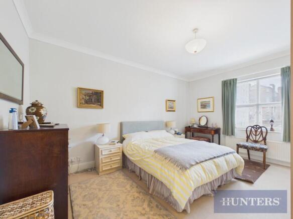 3 bed Apartment for sale Image 4