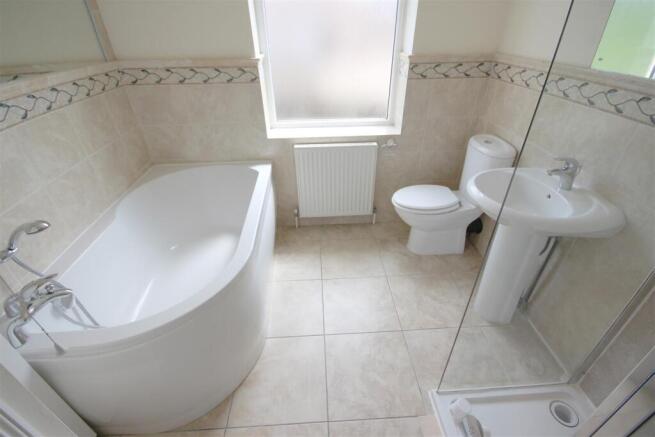 3 bed Detached to rent Image 8