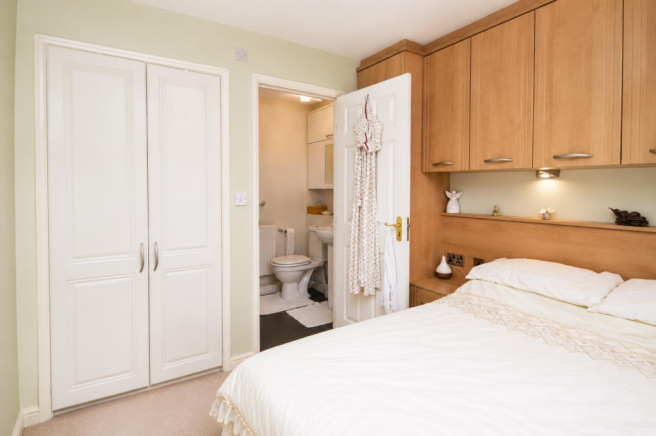 3 bed Semi-Detached for sale Image 10