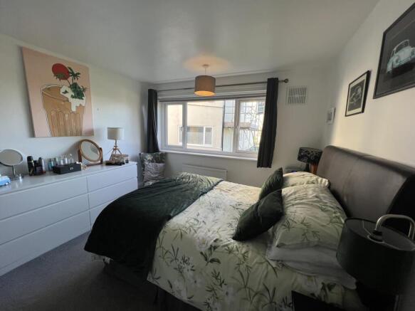 Photo 03