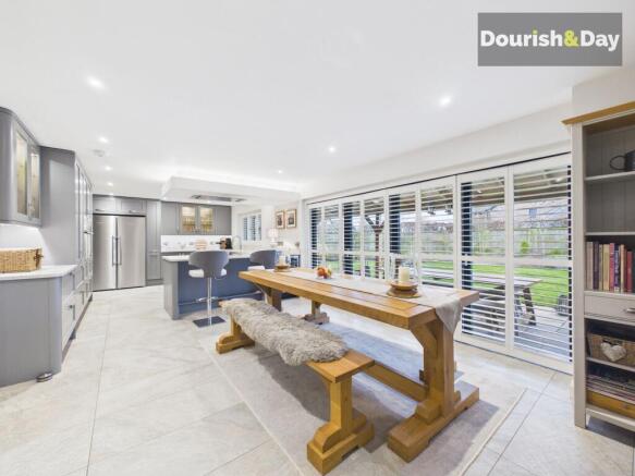 Kitchen & Dining Area