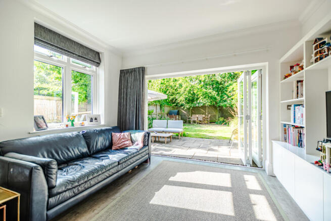 4 bed Semi-Detached for sale Image 9