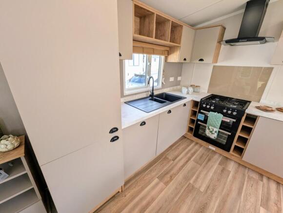 2 bed Caravan for sale Image 7
