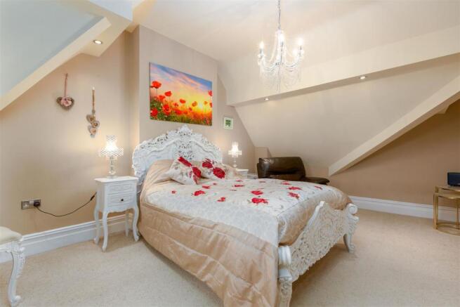 21a Queens Road - Bedroom Two.jpg