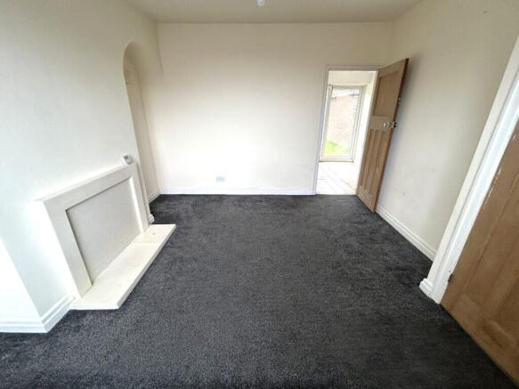 Sunnyside Avenue, Roberttown, Liversedge, WF15 7NW photo 2