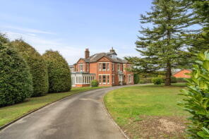 Fairfield, Winterbourne Earls SP4 6HJ