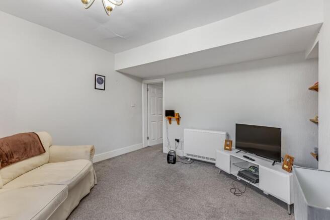 1 bed Flat for sale Image 4
