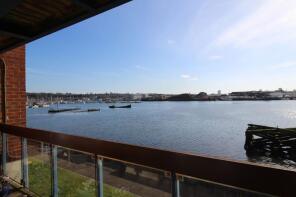 Flat 11, 4 Riverside Court, Quayside Road, Southampton SO18 1EP