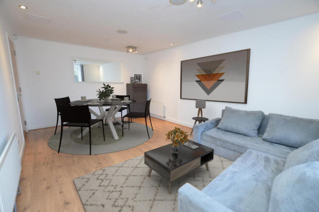 Lounge/ Dining Room