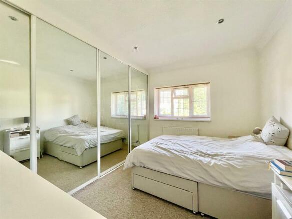 BED1.jpg
