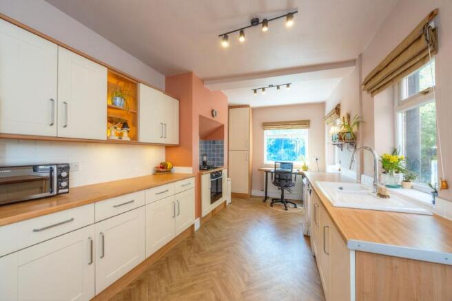 3 bed Terraced for sale Image 6