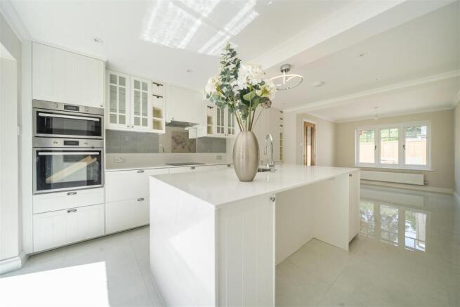 Kitchen.breakfast dining room 3.jpg