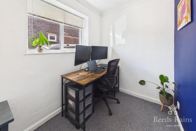 4 bed Semi-Detached for sale Image 8