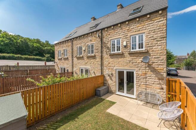 3 bed Town House for sale Image 6