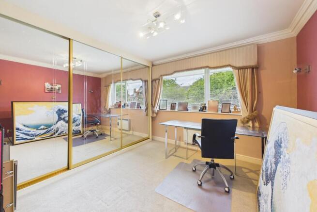 2 bed Apartment for sale Image 11