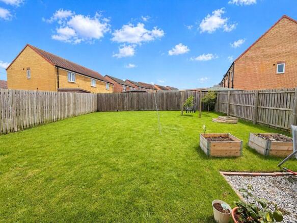 4 bed Detached for sale Image 3
