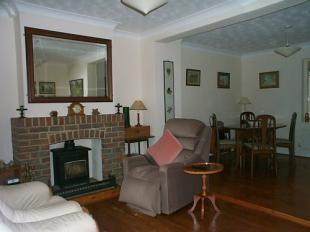 Lounge/dining area
