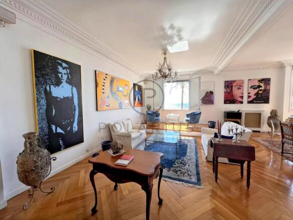 Spacious and elegantly decorated living room with