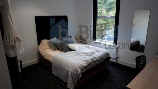 8 bed Terraced to rent Image 7