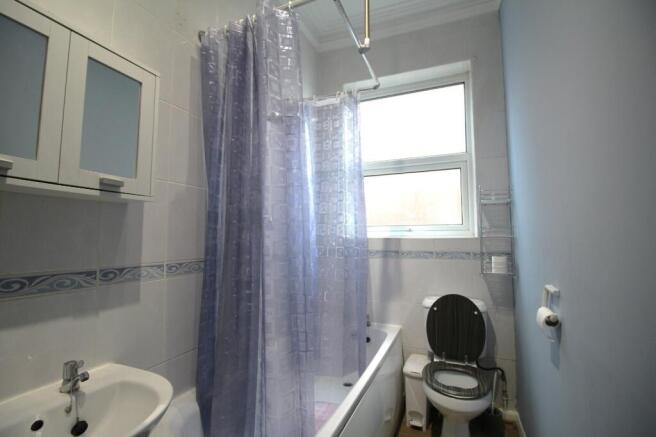 2 bed Apartment for sale Image 5
