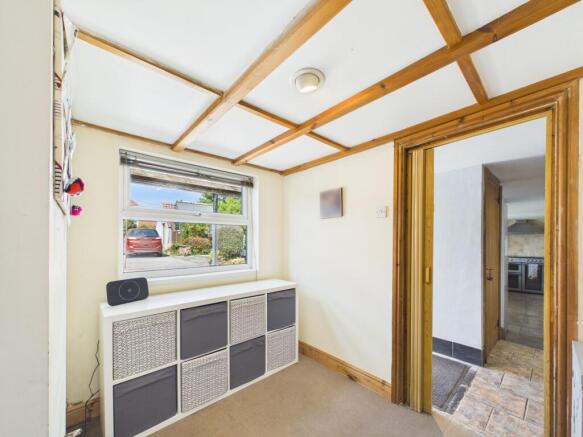 5 bed Detached for sale Image 11