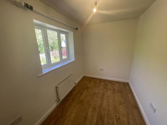 4 bed Link Detached House to rent Image 9