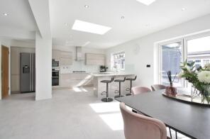 132, Elmer Gardens, Isleworth TW7 6HA